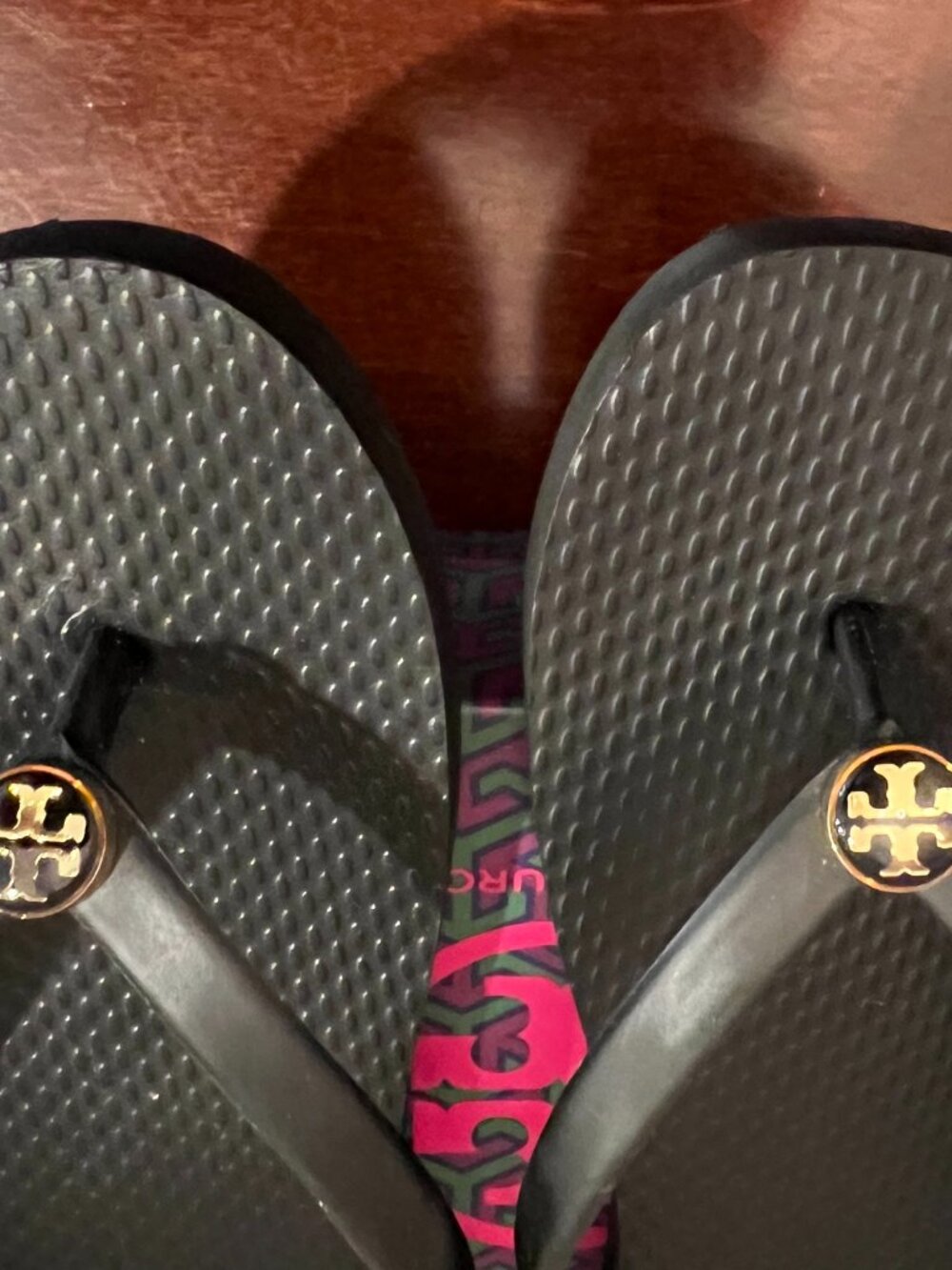 Tory Burch Women’s Black Flip Flop Sandals Gold Logo PVC Thong - Size 7 - Picture 7 of 10